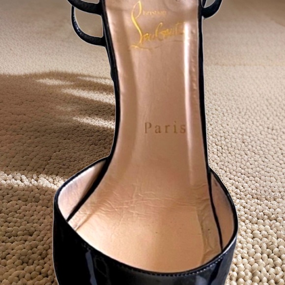 CHRISTIAN LOUBOUTIN JENLOVE ANKLE STRAP POINTED TOE PUMPS BLACK PATENT - Picture 4 of 11